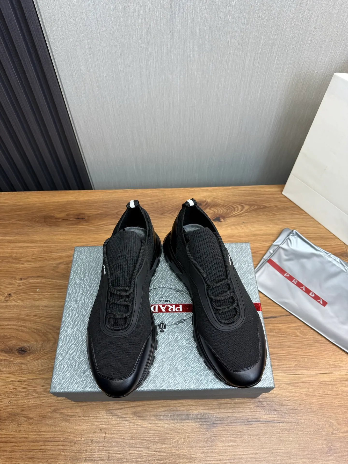 Men's shoes 💰500💰 [PRADA] Men's shoes are popular in the counter, official website is synchronized, 1 high-quality shipment ✔️Original fly-woven cowhide + cowhide lining, original original bottom, 38-45 (45 customized, non-refundable)
